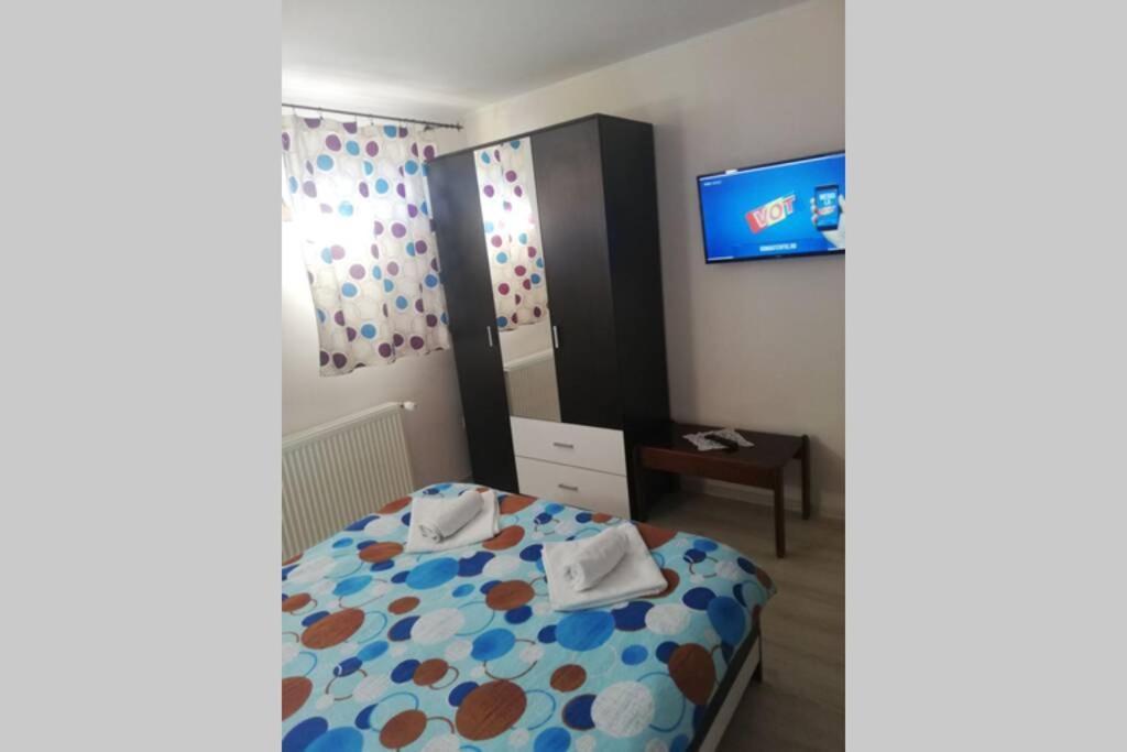 Large Vacation Apartment In פויאנה ברשוב מראה חיצוני תמונה