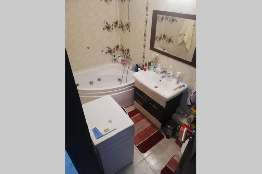 Large Vacation Apartment In פויאנה ברשוב מראה חיצוני תמונה
